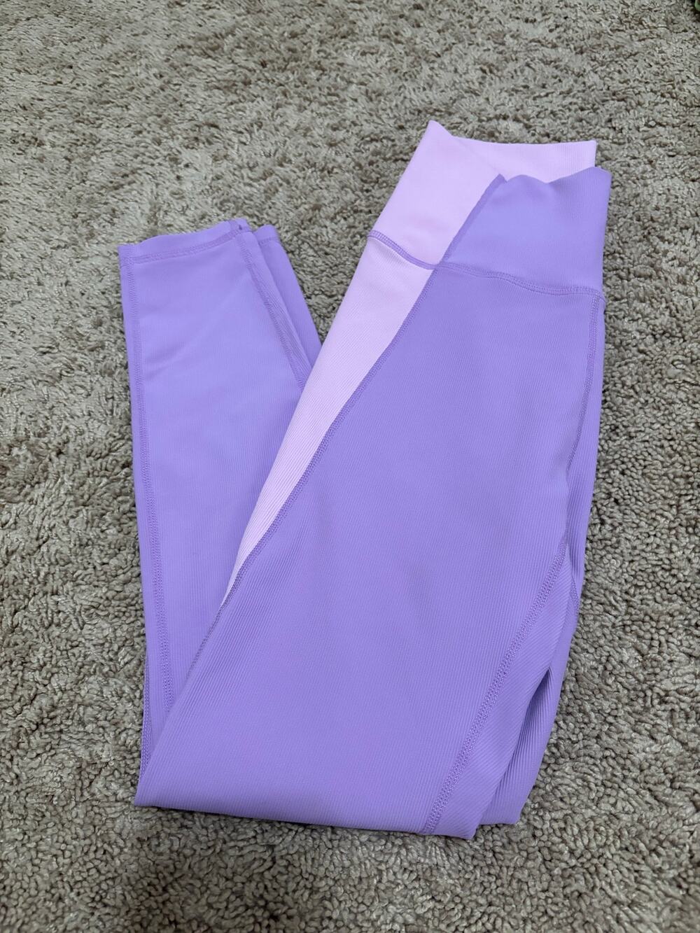 WILO Purple Lavender Athletic Leggings Small